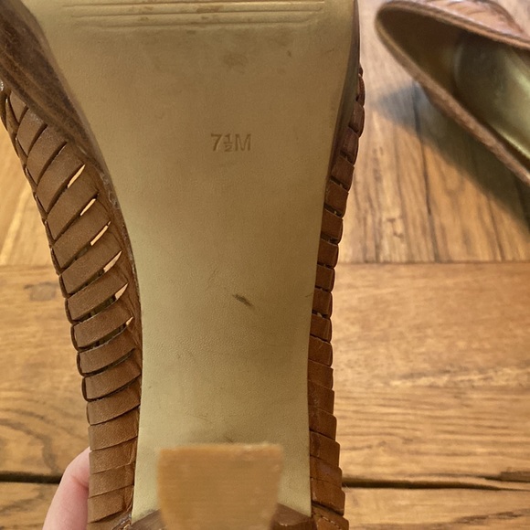 Guess Brown Leather Pumps. Size 7.5 - Picture 7 of 8